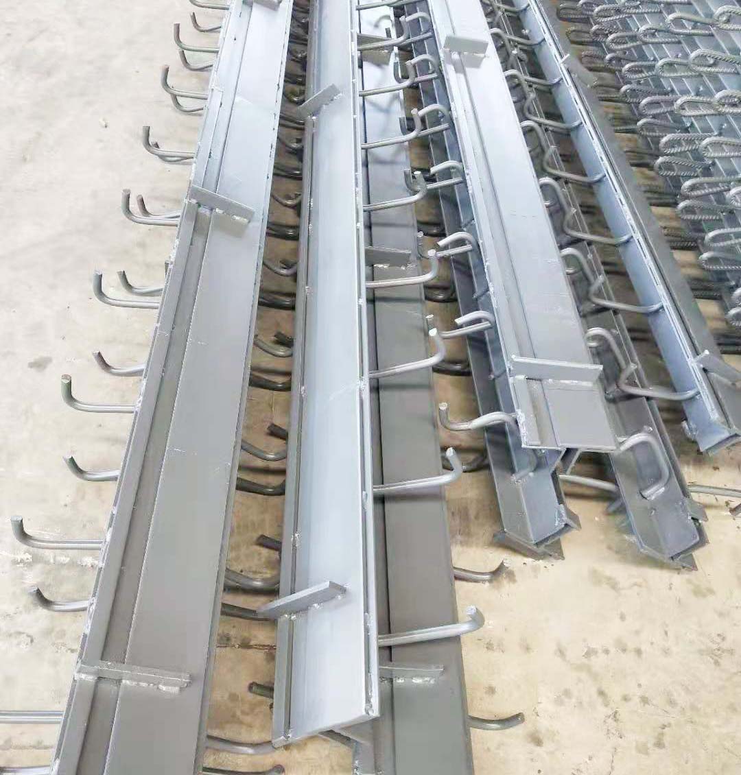 1624329586681206.jpg 人行道伸縮縫.jpg